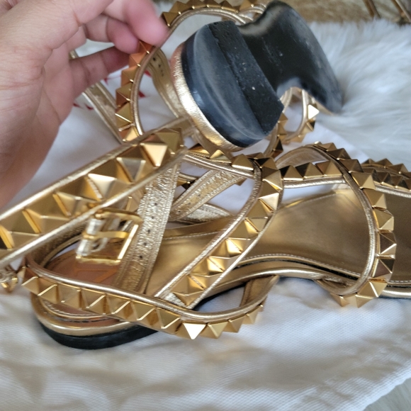 100% Authentic Valentino Garavani rockstud sandal - Picture 7 of 11